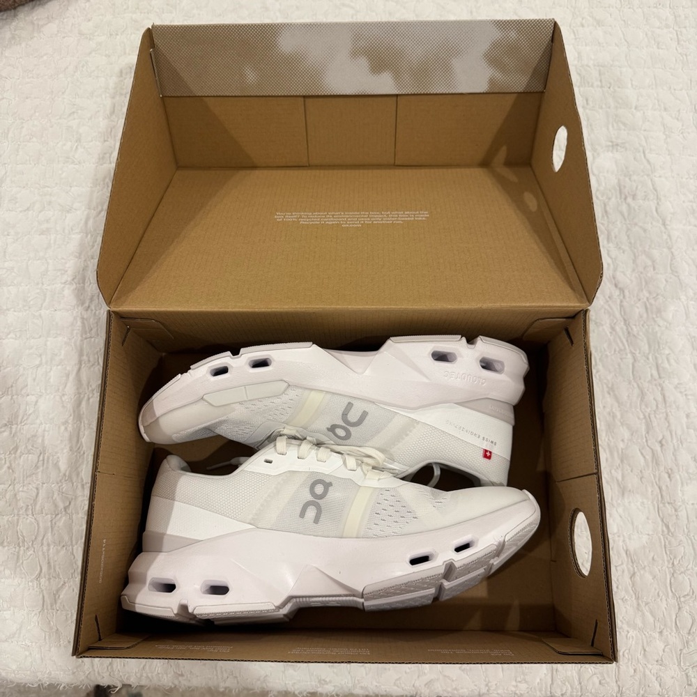 On Cloudpulse sneakers